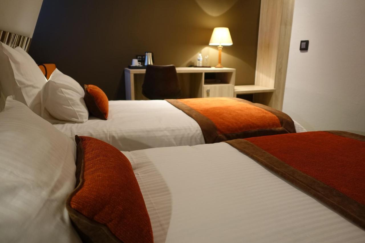 Hotel Du Parc อัธ ภายนอก รูปภาพ